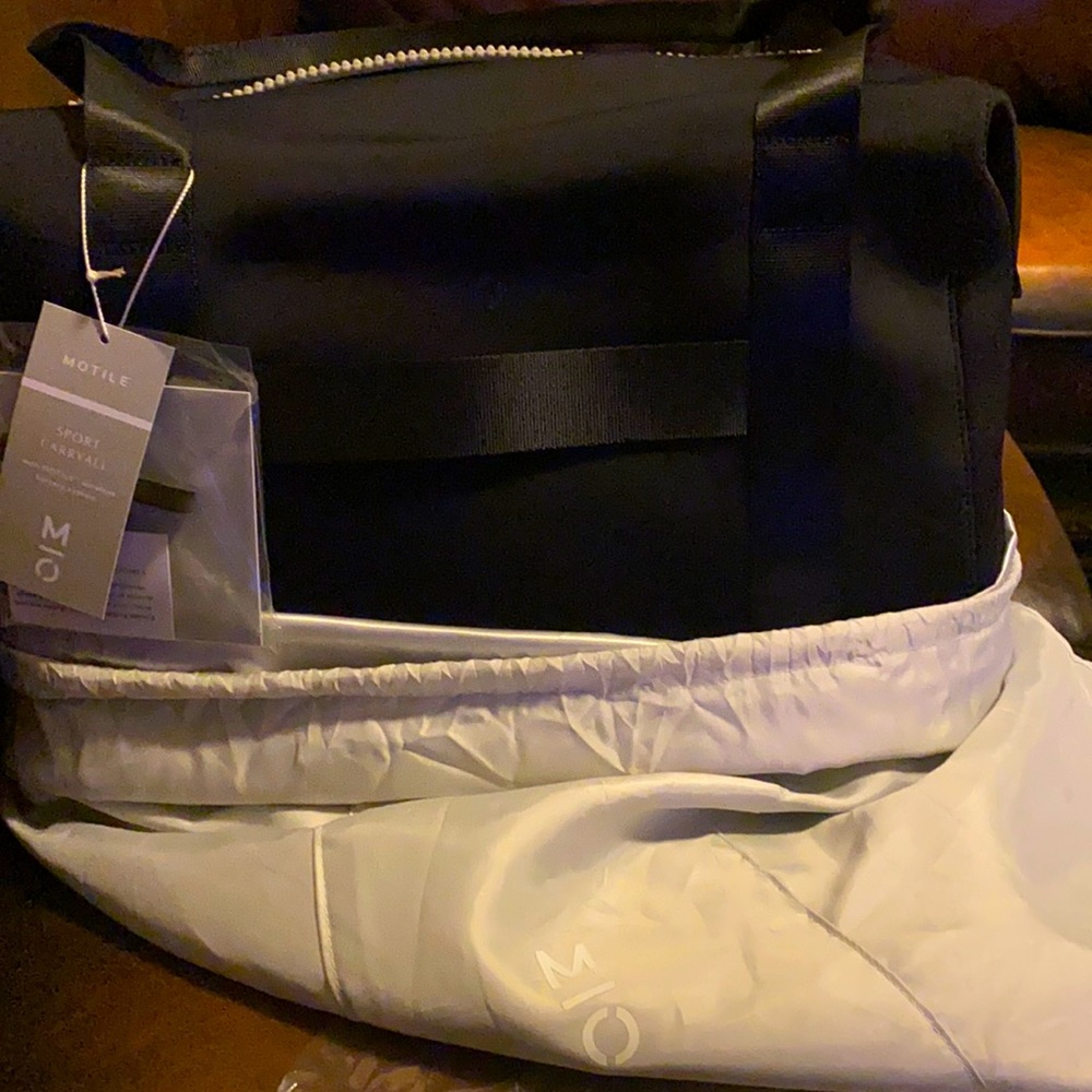 Motile NWT Sport Carryall&Wireless battery system
